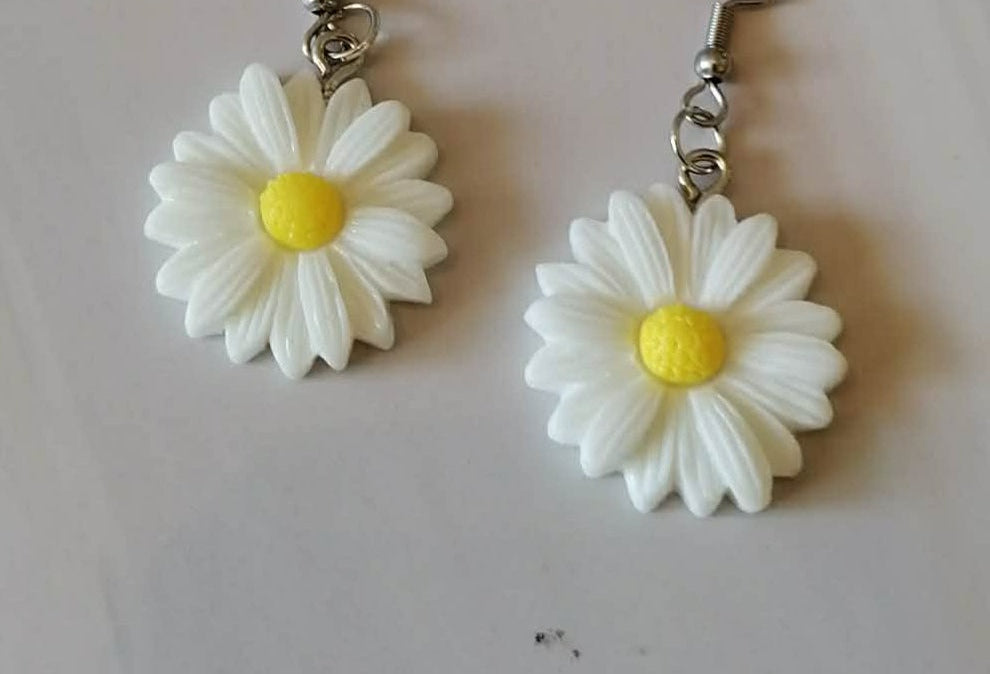 Violette boucles d'oreilles en acier fait main