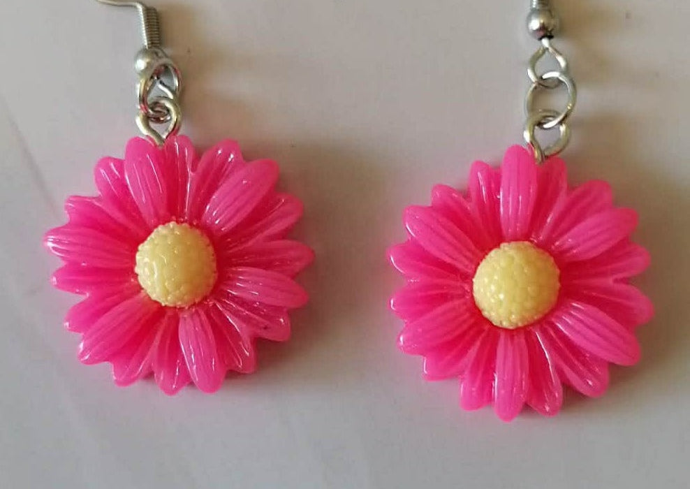Violette boucles d'oreilles en acier fait main