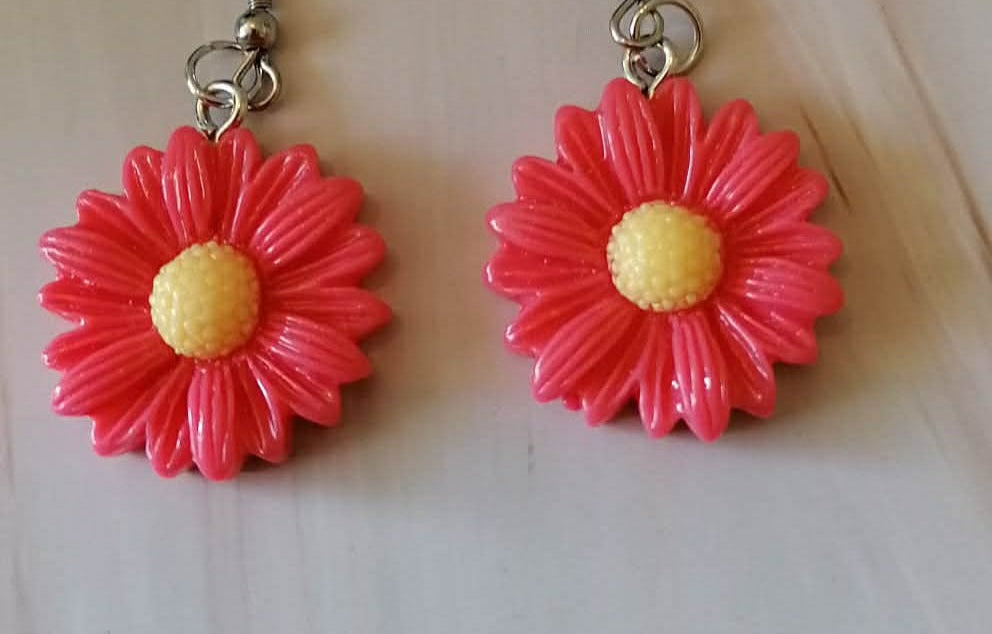 Violette boucles d'oreilles en acier fait main