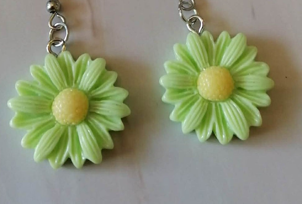 Violette boucles d'oreilles en acier fait main